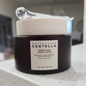 Madagascar Centella Probio-Cica Enrich Cream -
